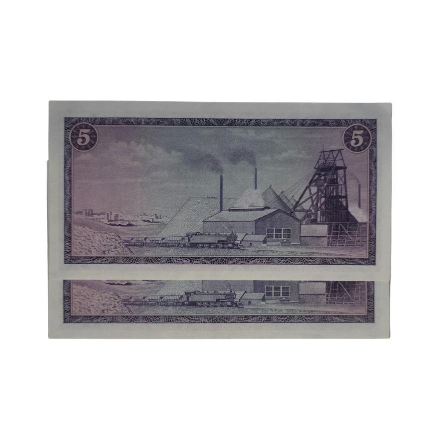 South African Reserve Bank Five Rand 1967 S/N: X6/347486, X6/347487 - Image 2